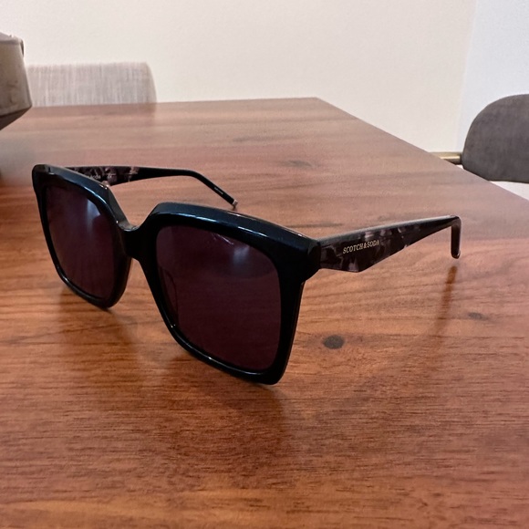 Scotch & Soda Sunglasses - Holly Oversized Sunglasses - Picture 7 of 11